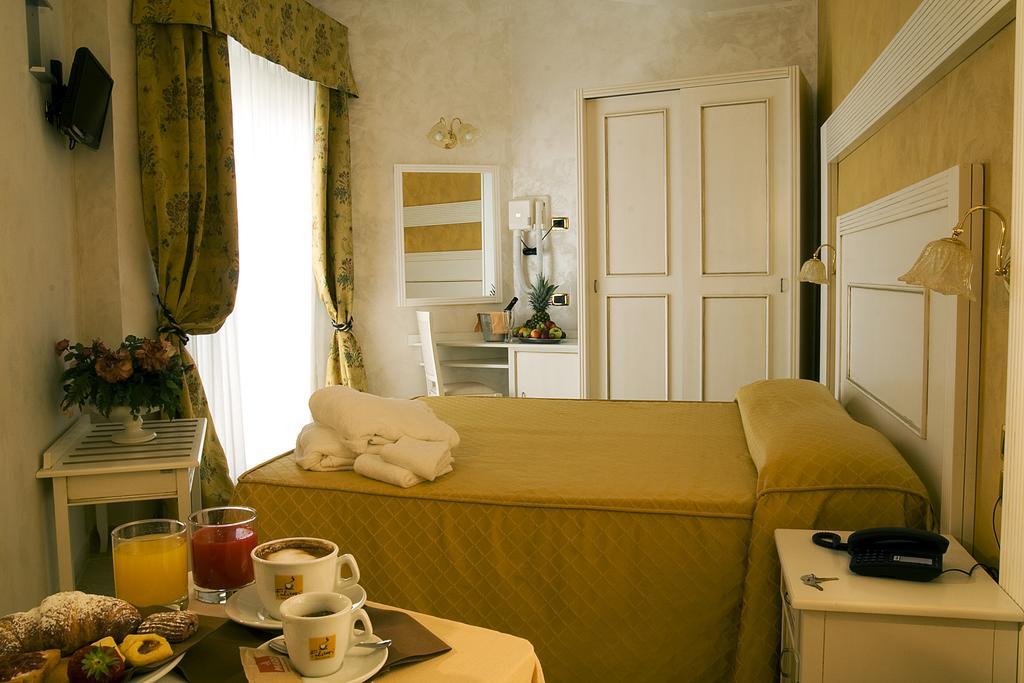 Hotel Diplomat Palace Rimini Exterior photo