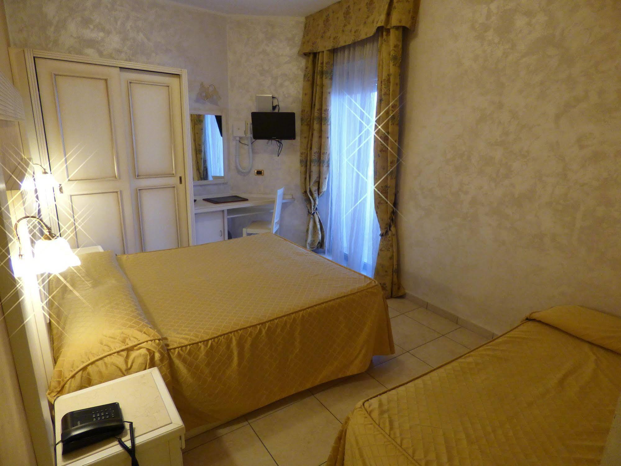 Hotel Diplomat Palace Rimini Exterior photo