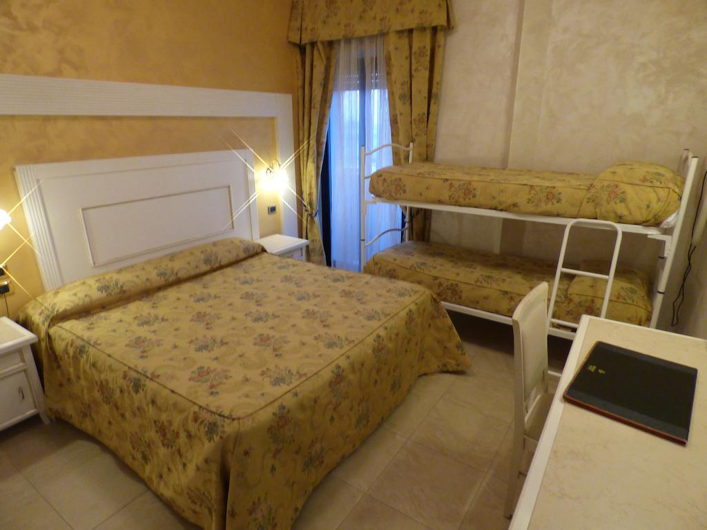 Hotel Diplomat Palace Rimini Exterior photo