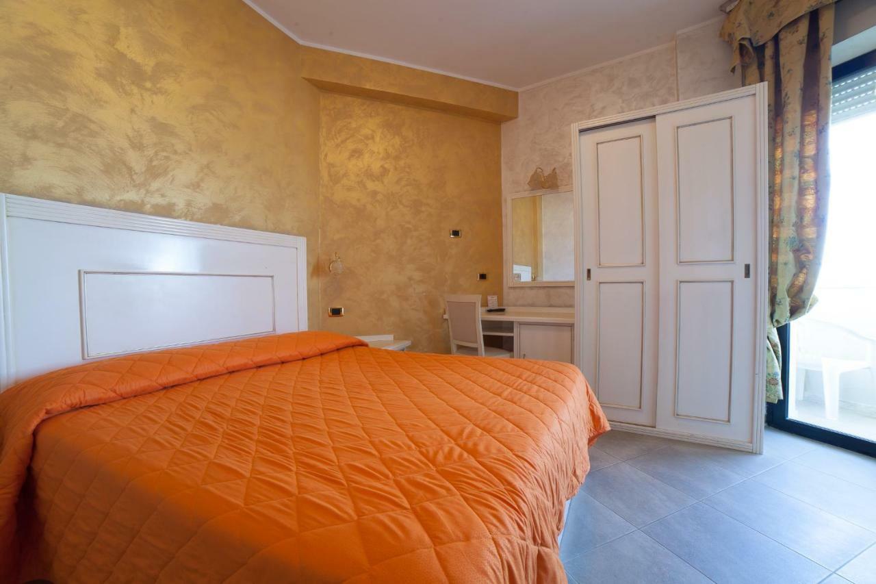 Hotel Diplomat Palace Rimini Exterior photo