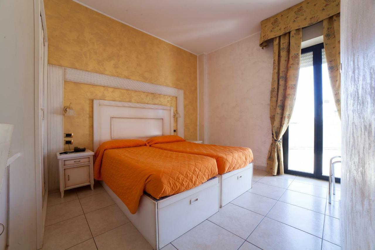 Hotel Diplomat Palace Rimini Exterior photo