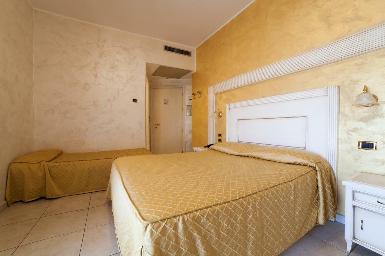 Hotel Diplomat Palace Rimini Exterior photo