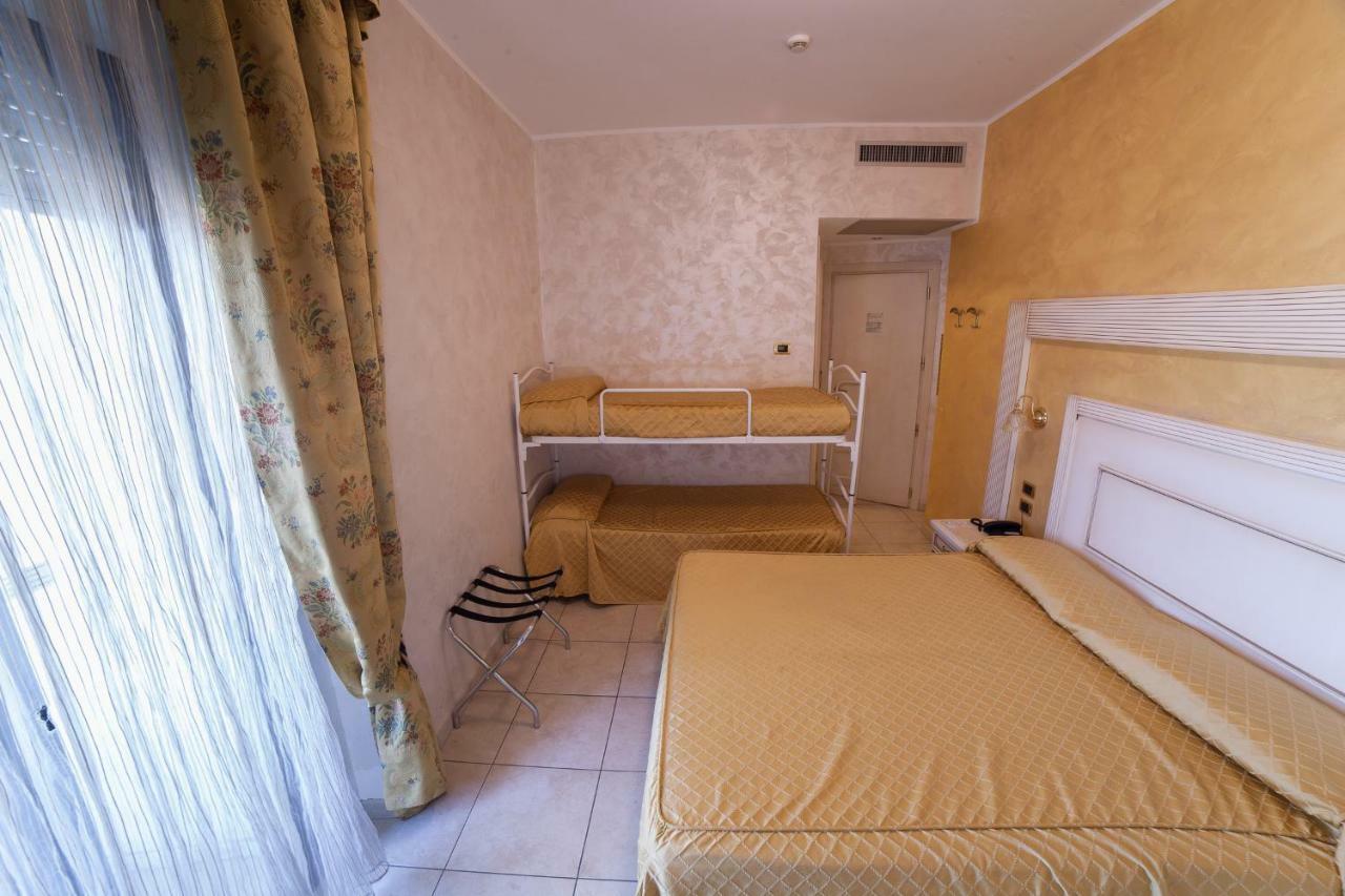 Hotel Diplomat Palace Rimini Exterior photo