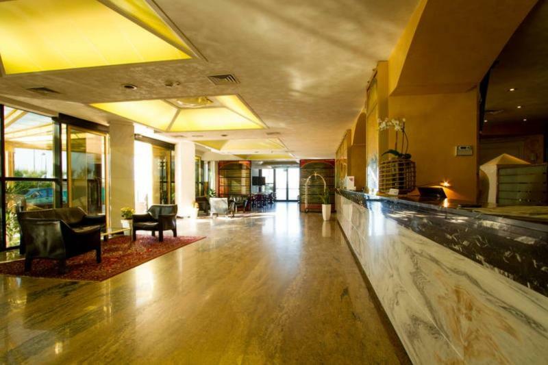 Hotel Diplomat Palace Rimini Exterior photo